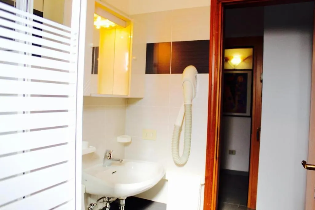 Hotel President Cesenatico 3*,  Italia